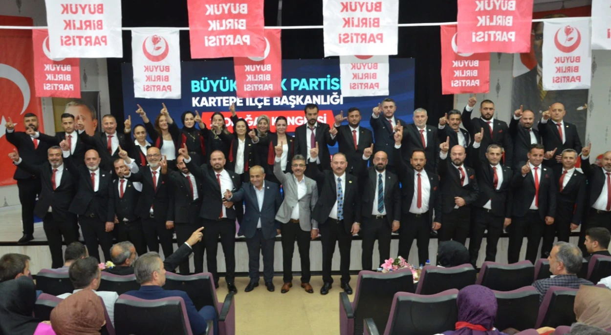 Kartepe İlçe Kongresi Coşkuyla Gerçekleşti